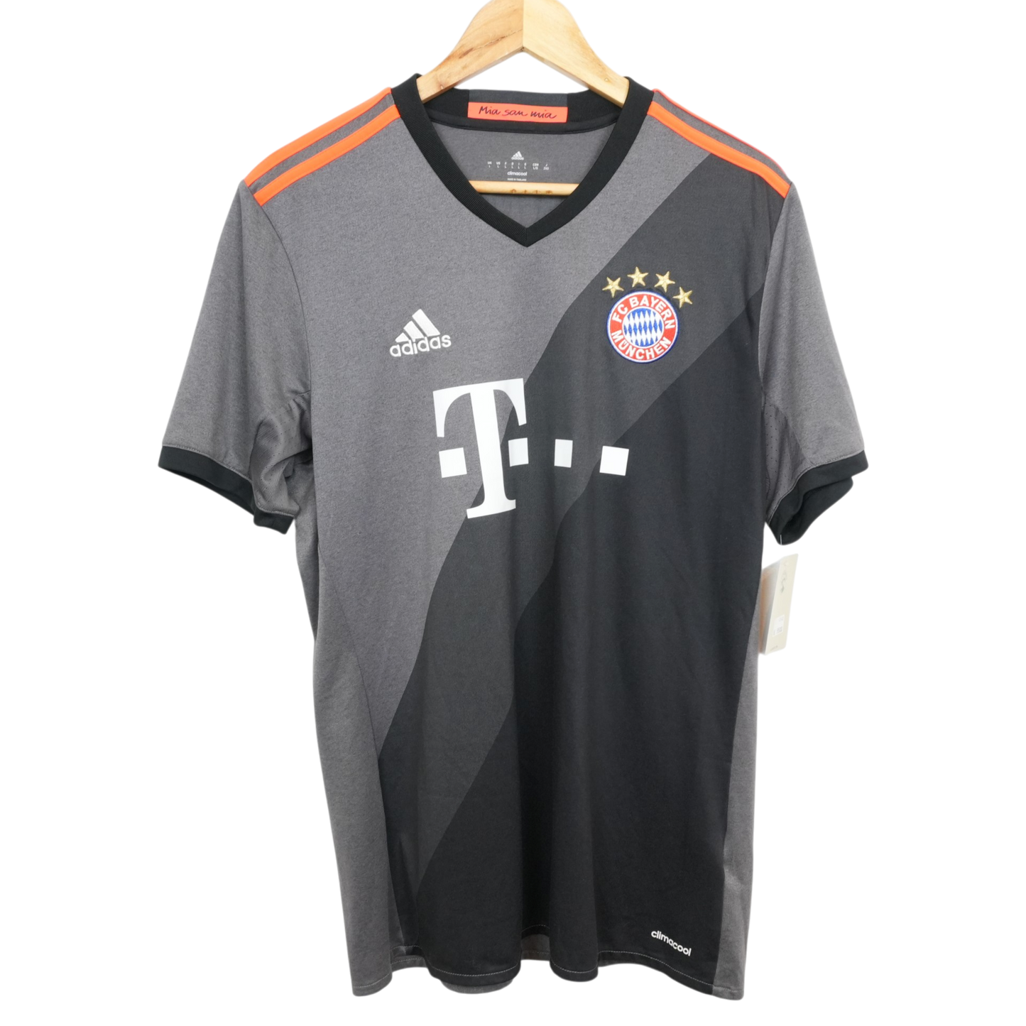 Bayern Kimmich 2016-17 Auswärts (L)