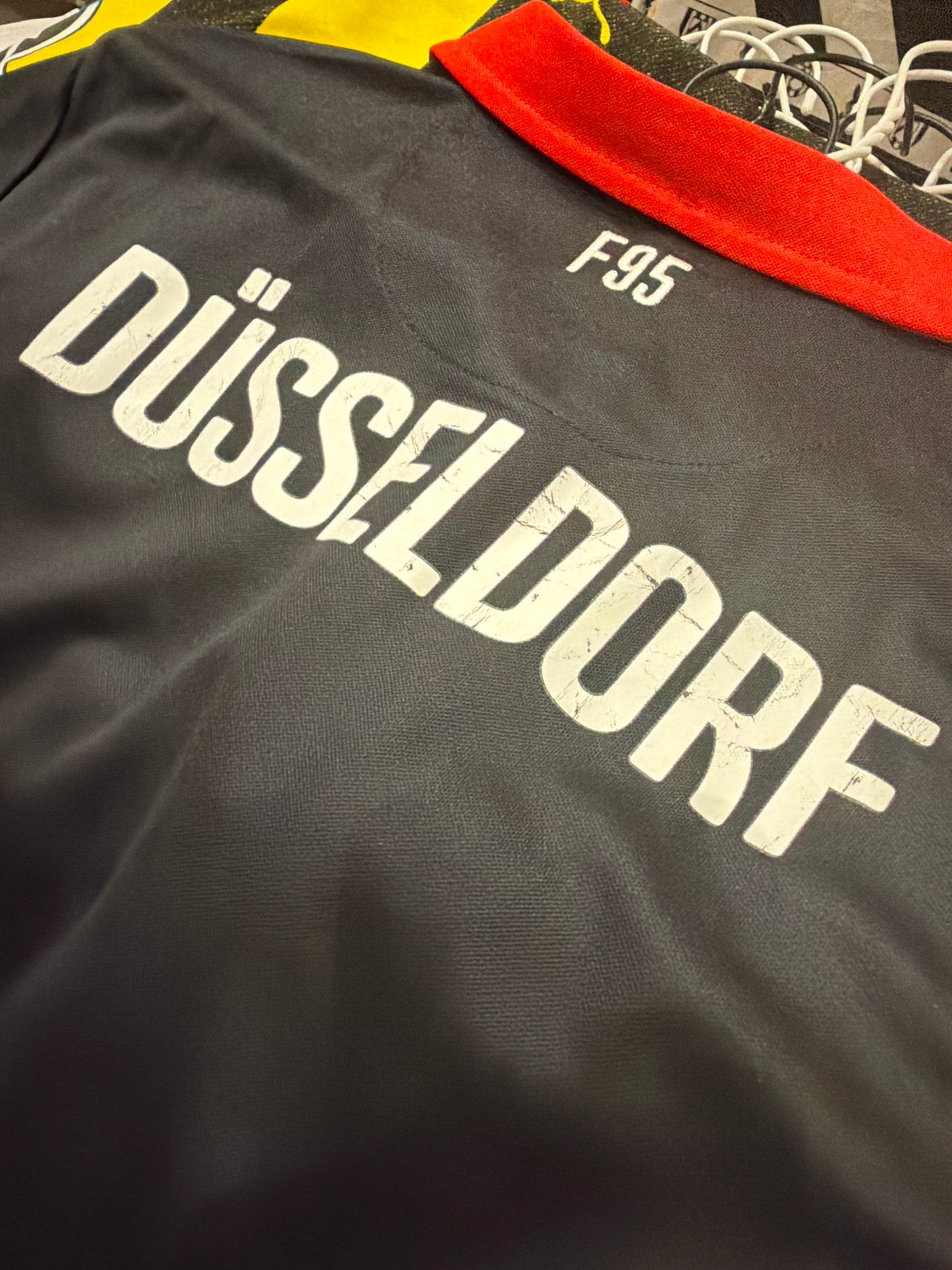 Düsseldorf 2014-15 Auswärt (S)