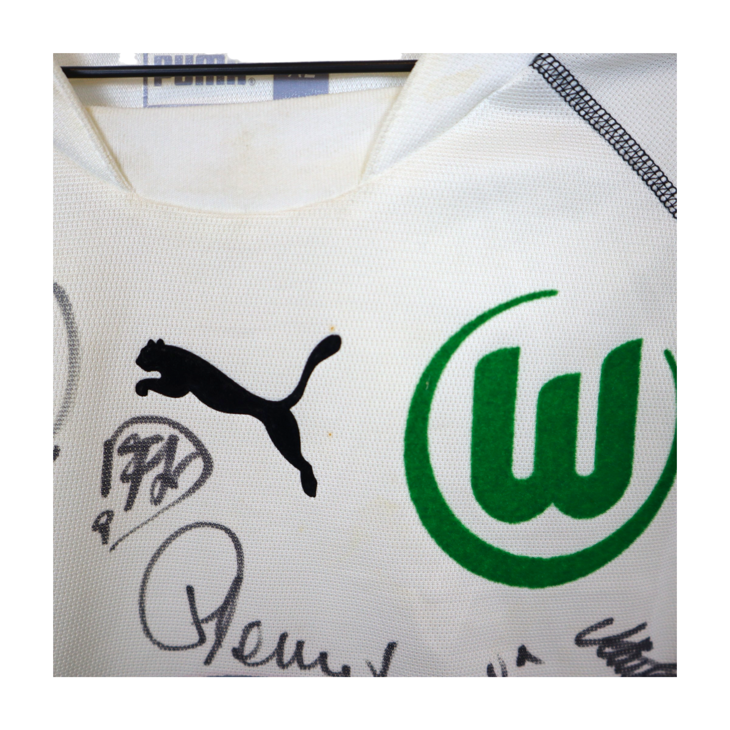 Wolfsburg 2002-03 Heim mit Unterschriften (XL)