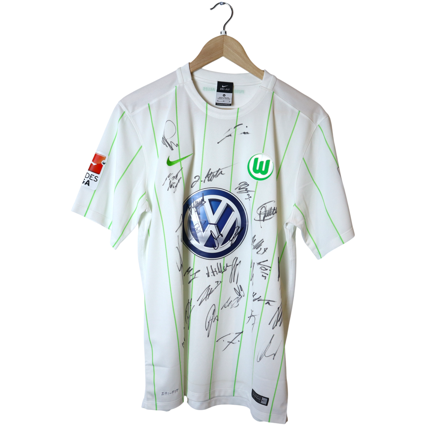 Wolfsburg Auswärts mit Unterschriften (M)