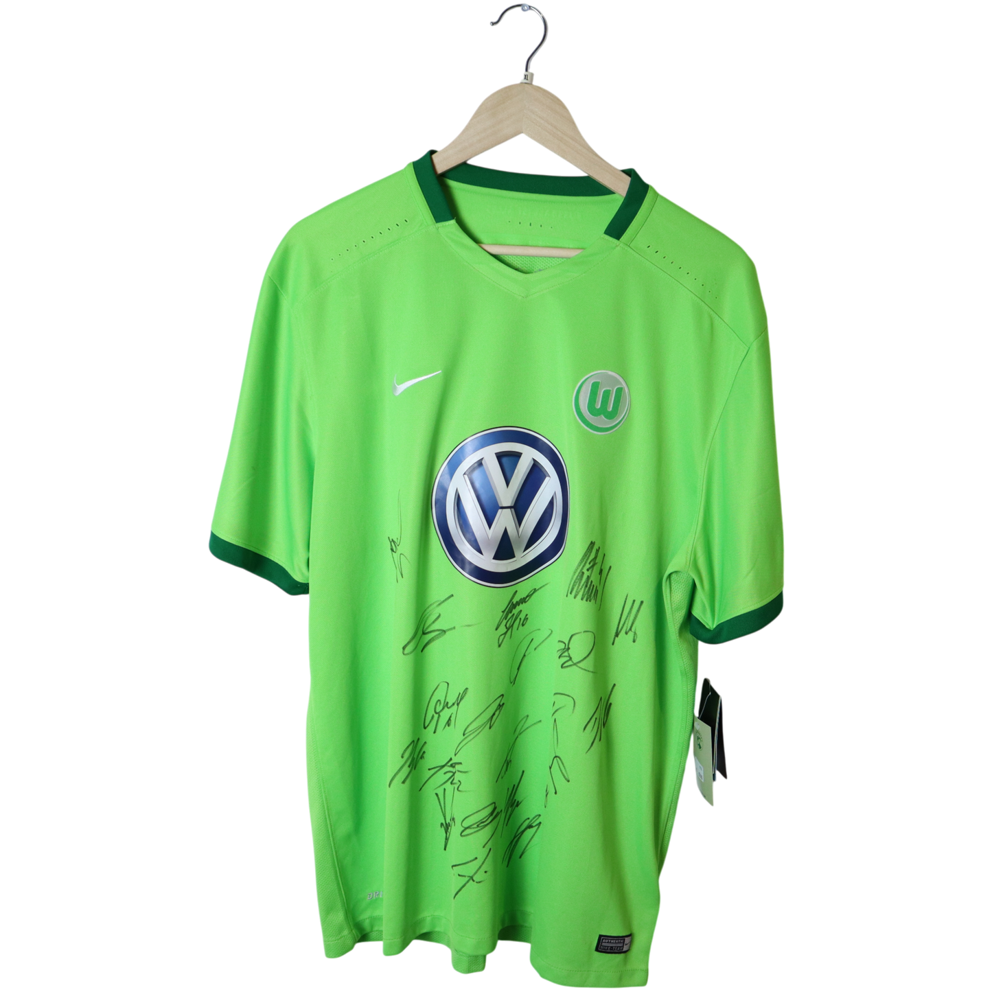 Wolfsburg Heim BNWT mit Unterschriften (XL)