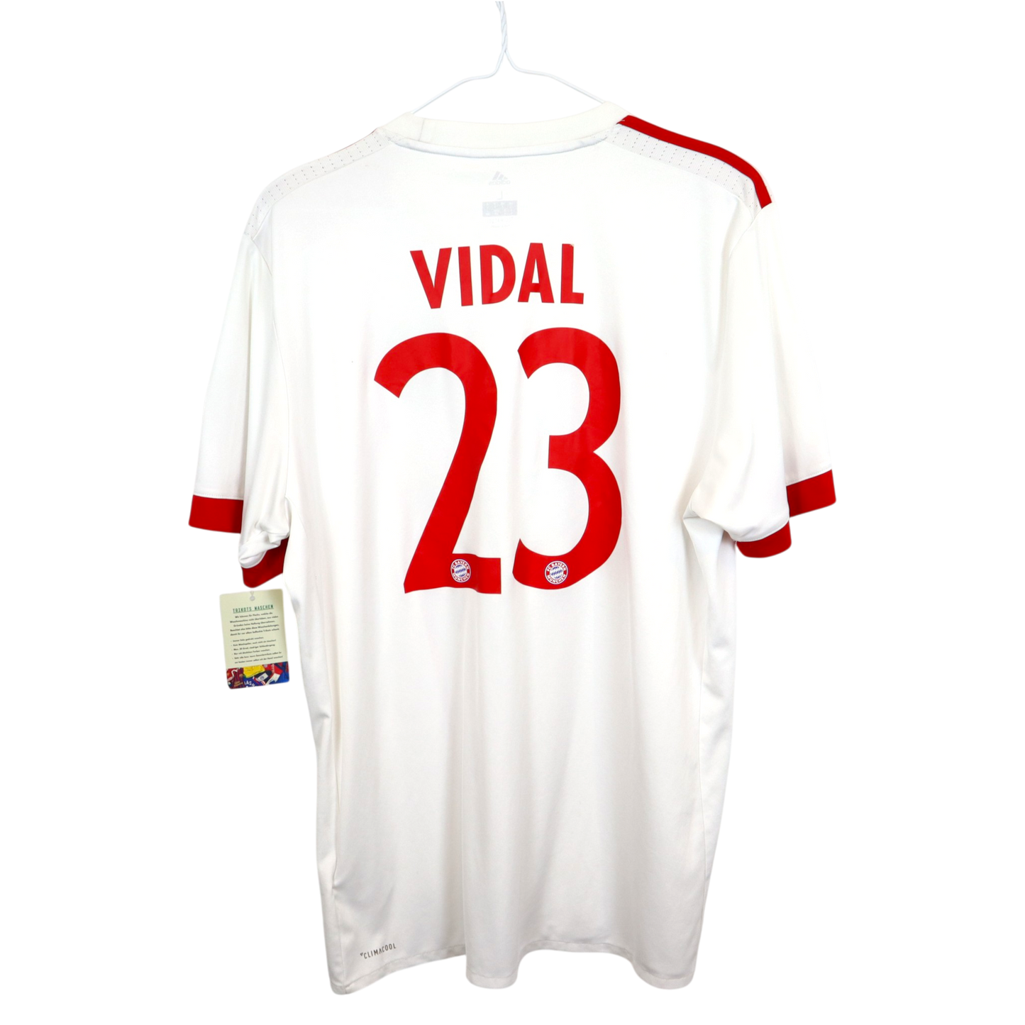 Bayern Vidal 2017-18 Ausweich (L)