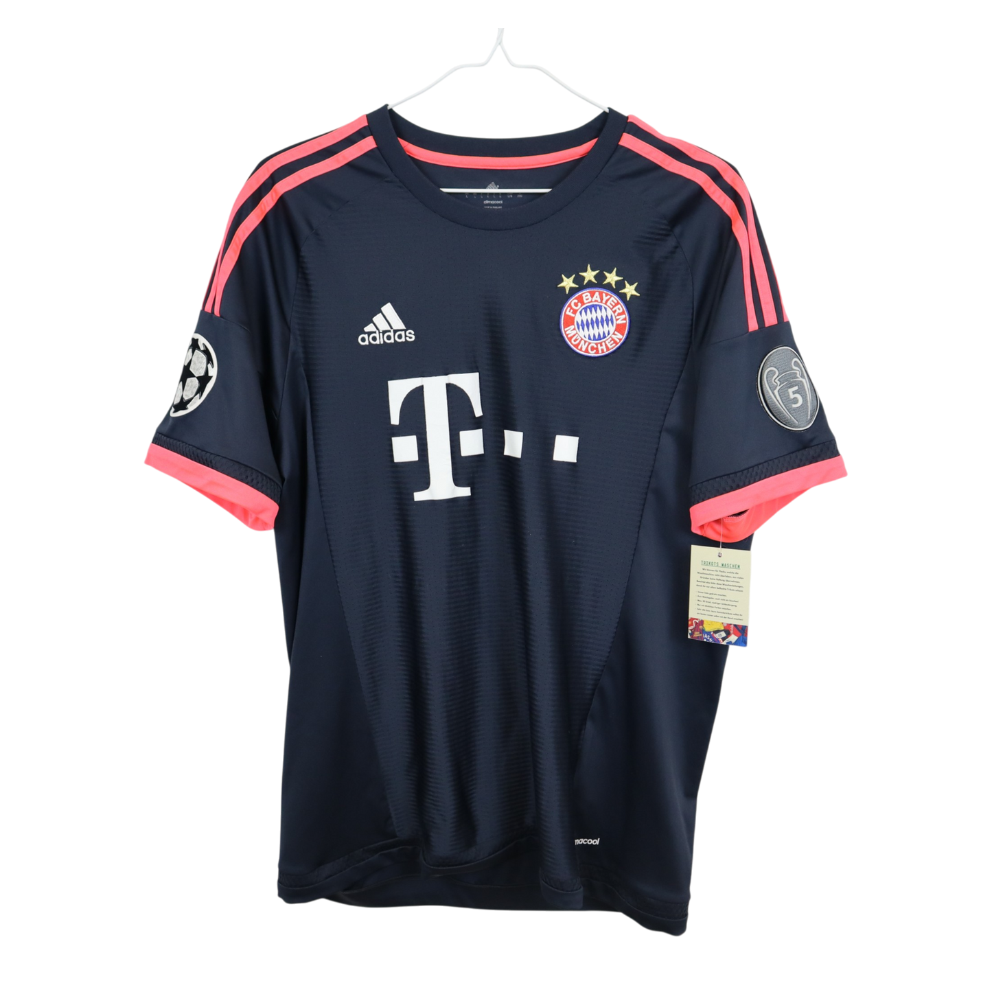 Bayern Vidal 2015-16 Ausweich (L)