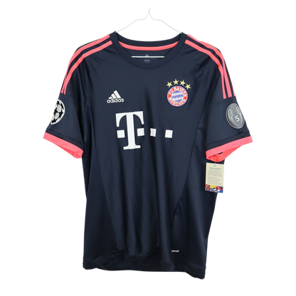 Bayern Vidal 2015-16 Ausweich (L)