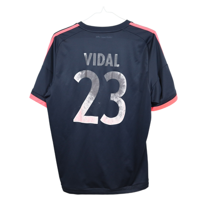 Bayern Vidal 2015-16 Ausweich (L)